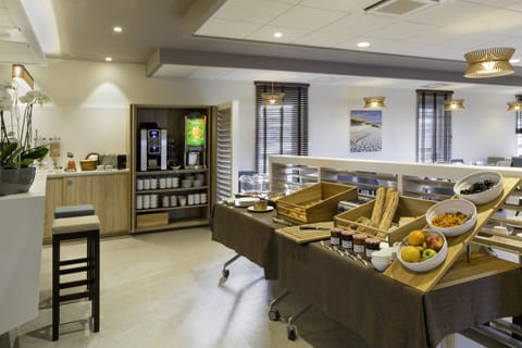 Daily buffet breakfast (EUR 15 per person)
