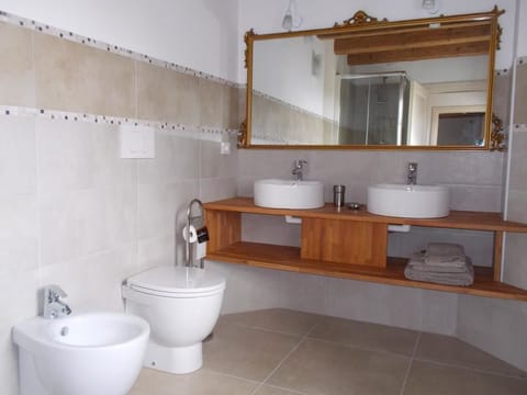Double Room, Shared Bathroom | Bathroom | Shower, free toiletries, hair dryer, towels