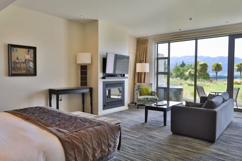 Deluxe Spa Suite | Premium bedding, Select Comfort beds, minibar, in-room safe