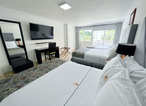 Luxury Double or Twin Room | Premium bedding, down comforters, Select Comfort beds, minibar