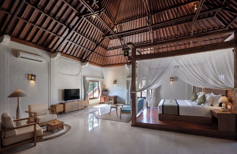 One Bedroom Villa with Daily Afternoon Tea | Minibar, in-room safe, desk, soundproofing