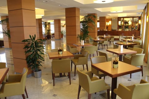 Breakfast, lunch and dinner served