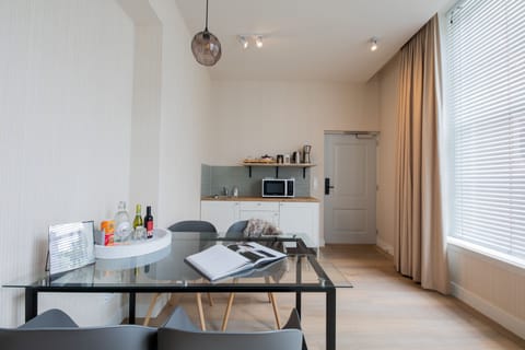 Suite Room | Egyptian cotton sheets, premium bedding, down comforters