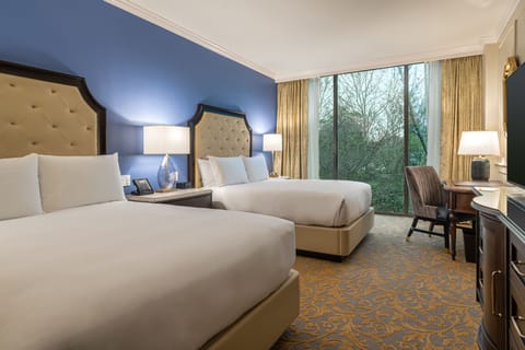 Traditional Room, 2 Double Beds | Premium bedding, down comforters, Tempur-Pedic beds, minibar