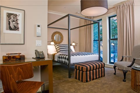 Studio Suite | Frette Italian sheets, premium bedding, in-room safe, desk