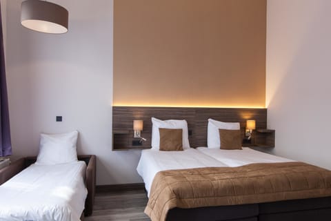 In-room safe, individually decorated, individually furnished, desk