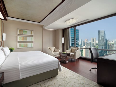 Horizon Club King Room with Executive Lounge Access | Premium bedding, minibar, in-room safe, desk