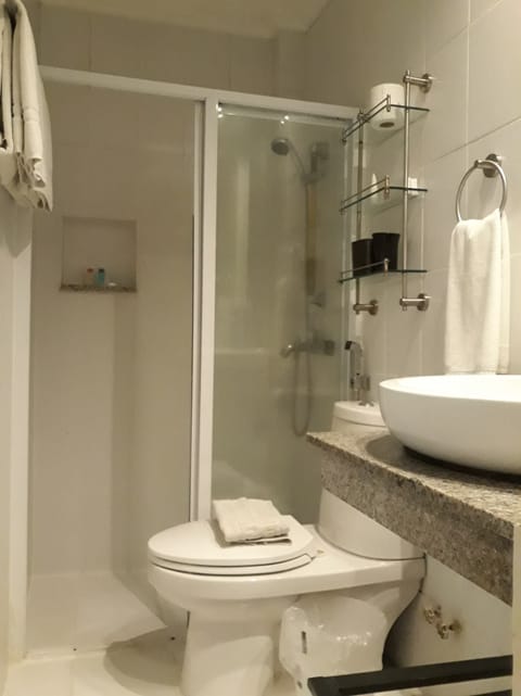 Standard Room | Bathroom | Shower, free toiletries, hair dryer, slippers