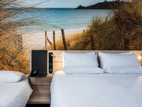 Classic Room, Multiple Beds | Premium bedding, minibar, in-room safe, blackout drapes