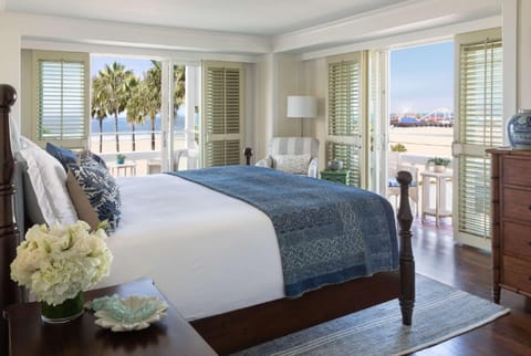 Suite, Ocean View | Premium bedding, pillowtop beds, minibar, in-room safe