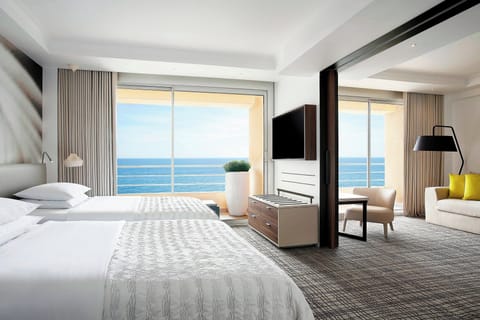 Suite, 1 Bedroom, Non Smoking, Sea View | Premium bedding, pillowtop beds, minibar, in-room safe