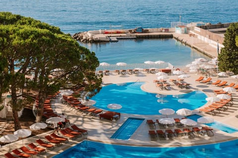 Indoor pool, seasonal outdoor pool