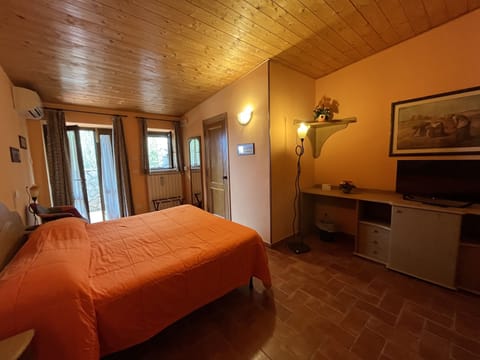 Double or Twin Room | Minibar, in-room safe, desk, free WiFi