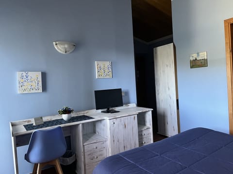 Double or Twin Room | Minibar, in-room safe, desk, free WiFi