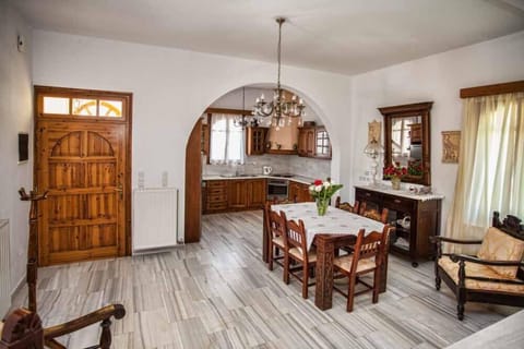 Villa | In-room dining