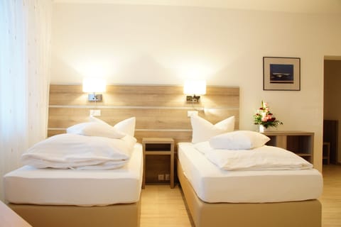 Deluxe Double Room, Balcony | In-room safe, desk, blackout drapes, free WiFi