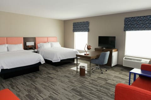 Studio, 2 Queen Beds, Refrigerator & Microwave (Wet Bar) | Premium bedding, down comforters, desk, blackout drapes