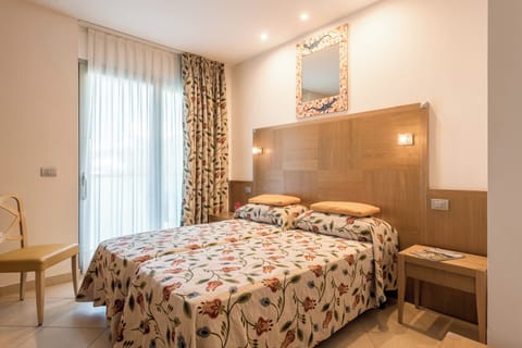 Suite (Medium with balconies) | Premium bedding, minibar, in-room safe, desk