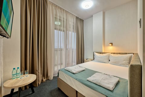 Deluxe Studio, 2 Bedrooms | Free WiFi, bed sheets