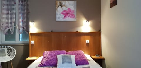 Comfort Room, 1 Double Bed, Non Smoking, Private Bathroom | Premium bedding, individually decorated, individually furnished, desk