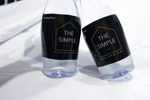 Shower, free toiletries, hair dryer, bidet