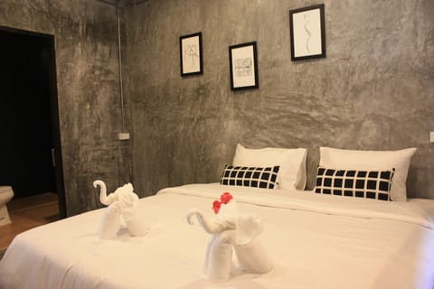 Standard Double Room with Garden View | Minibar, desk, free WiFi