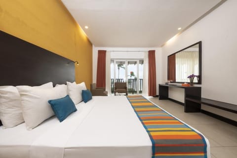 Superior Room, Partial Sea View | Memory foam beds, in-room safe, desk, rollaway beds