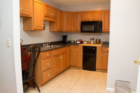 Deluxe Suite, 2 Bedrooms (The Dutchess Suite) | Private kitchen | Fridge