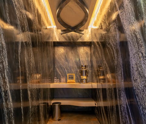 Sauna, hot tub, steam room, Turkish bath, 1 treatment room, massages