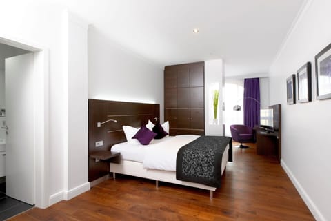 Junior Suite | Premium bedding, memory foam beds, desk, soundproofing