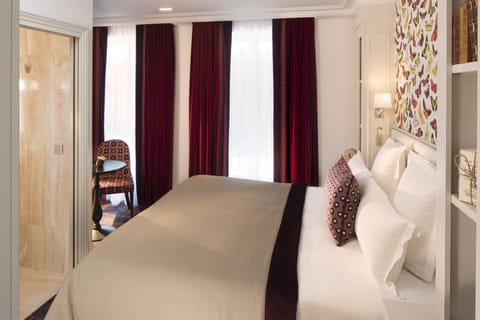 Deluxe Double Room | Down comforters, free minibar, in-room safe, desk