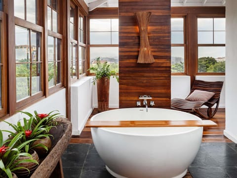 Suite, 1 King Bed, Balcony | Premium bedding, free minibar, in-room safe, individually decorated