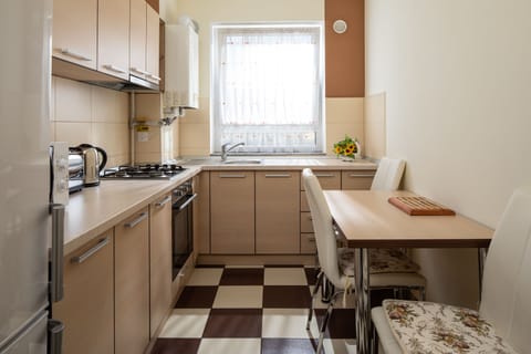 Junior Suite with Balcony (Chess) | Private kitchen | Fridge, microwave, oven, stovetop