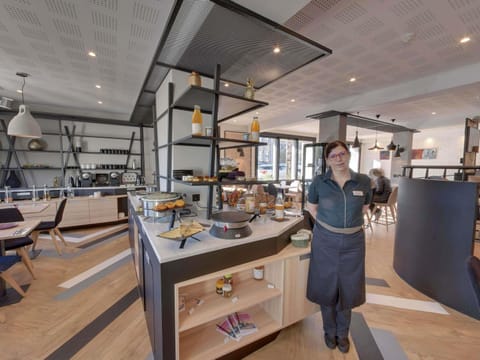 Daily buffet breakfast (EUR 17 per person)