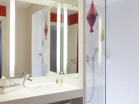 Premium bedding, in-room safe, desk, soundproofing