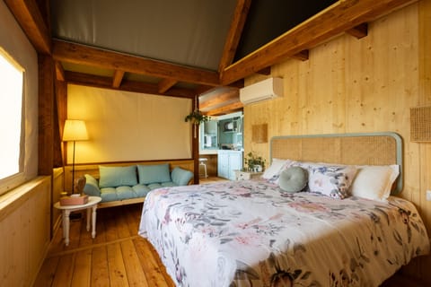 Glamping Eco-suite con colazione e vasca idromassaggio esclusiva | 1 bedroom, premium bedding, individually furnished, iron/ironing board