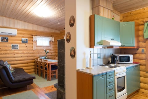 Kulmala | Private kitchen | Fridge, microwave, stovetop, dishwasher