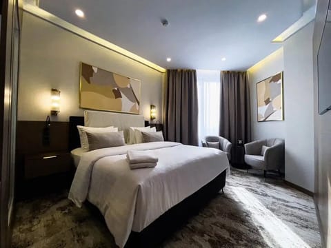 Premium Double Room | Minibar, in-room safe, desk, soundproofing