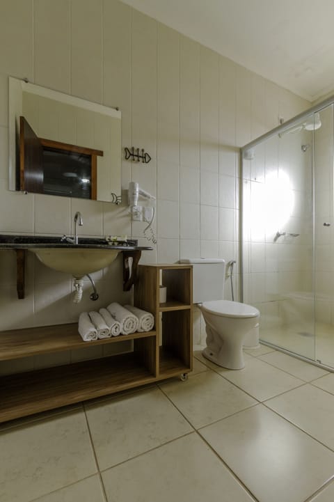 Standard Double or Twin Room, Multiple Beds | Bathroom | Shower, free toiletries, hair dryer, towels