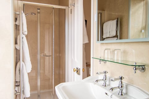 Double Room, Ensuite (Room 4 ) | Bathroom | Towels