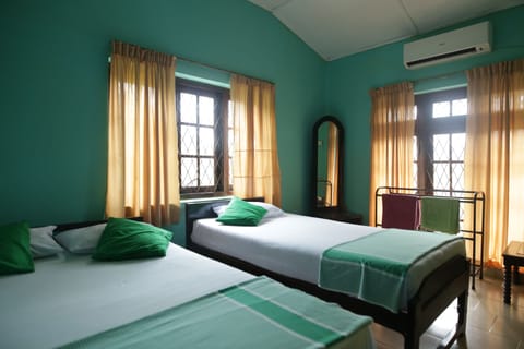 Triple Room (with Private Bathroom) | 10 bedrooms, Egyptian cotton sheets, premium bedding, iron/ironing board