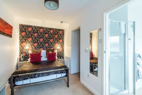 Double Room (Room7) | Individually decorated, free WiFi, bed sheets