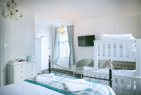 Family Room, Ensuite | Free WiFi, bed sheets