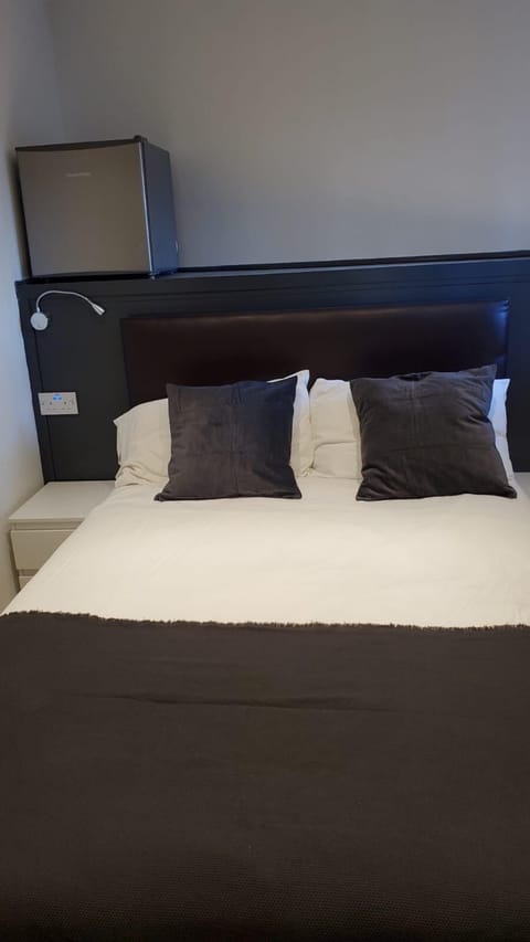 Double Room | Premium bedding, minibar, individually decorated, individually furnished