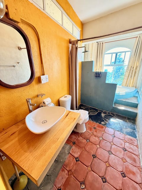 Premium Suite Ocean View | Bathroom | Shower, rainfall showerhead