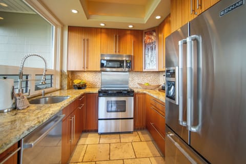 Villa, 1 Bedroom, Oceanfront (Bay 26G2 Gold ,1Bath) | Private kitchen | Full-size fridge, microwave, oven, stovetop