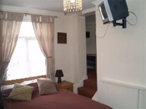 Suite, Ensuite (1 - 2 Adults & 1 Child )