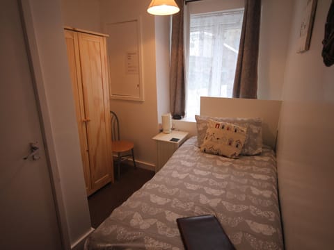 Single Room, Ensuite (Room 2)