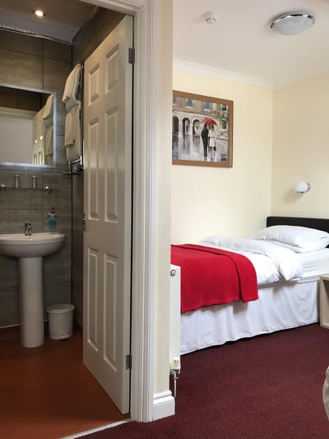 Twin Room, Ensuite