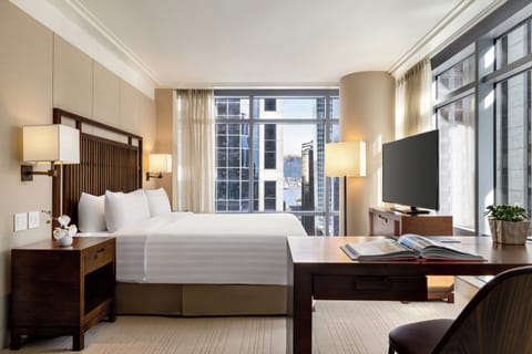 Executive Room, 1 King Bed, Balcony | Premium bedding, minibar, in-room safe, desk